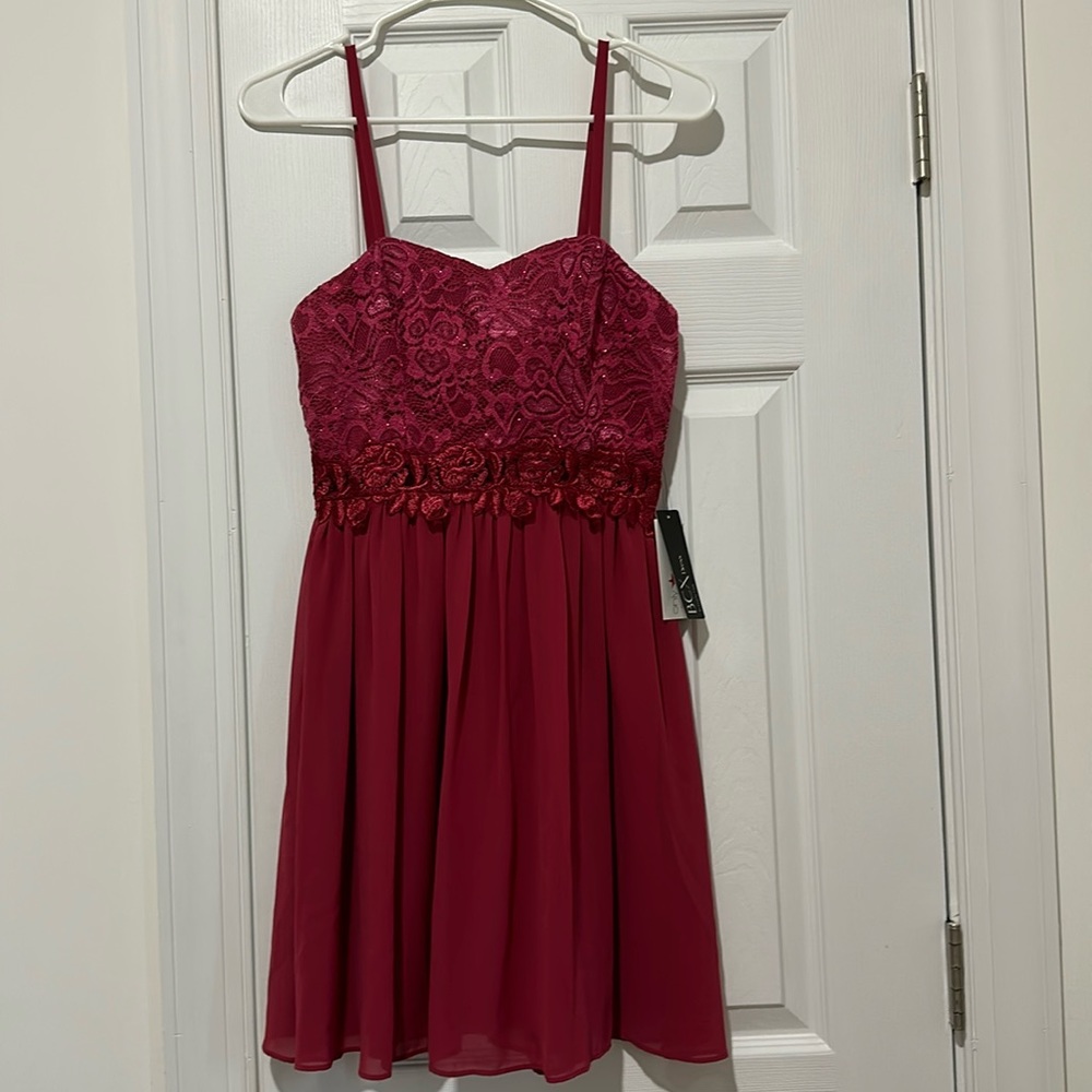 Semi-formal dress. Magenta size 5